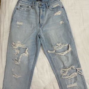abercrombie & fitch ripped mom jeans